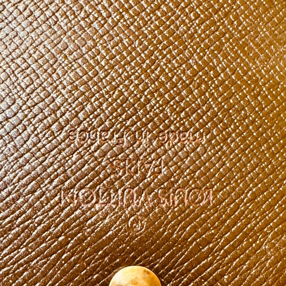 Louis Vuitton Damier set of 2  Brown Leather wallet 
1 for women and 1 for man. - Picture 10 of 15